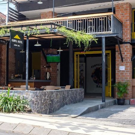 Kumpul Hostel Kuta Legian Esterno foto